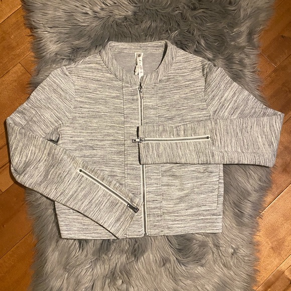 Fabletics Magnolia Heather Gray Crop Jacket Size Small - Picture 3 of 5